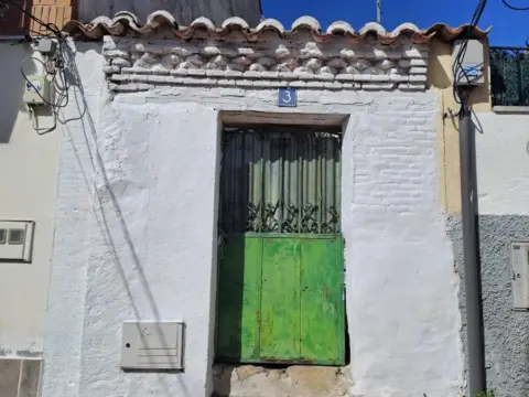 Casa adosada en calle del Barrio Toledillo, 3