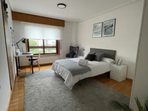 Habitación en calle de Francisco Largo Caballero, 5