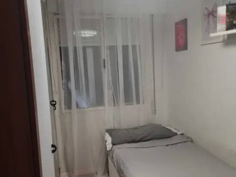Habitación en calle de Porto Colón, 12