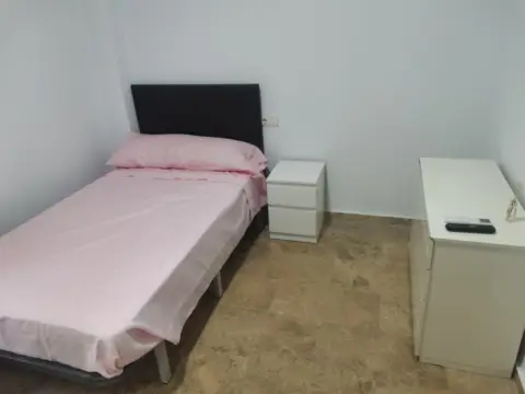 Habitación en calle de las Vides, 1