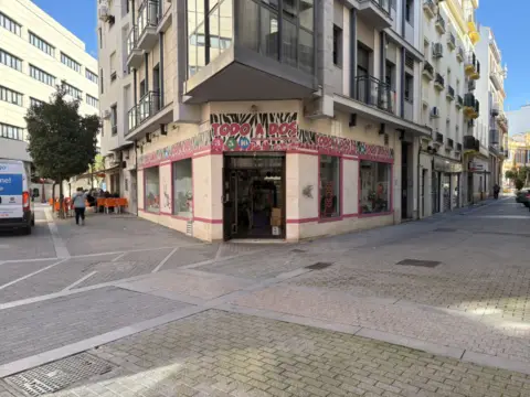 Local comercial en calle Isabel II, 2