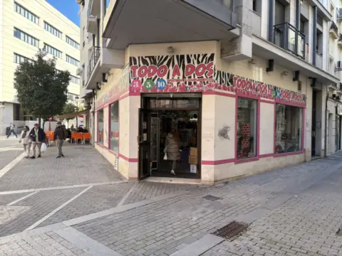 Local comercial en calle Isabel II, 2
