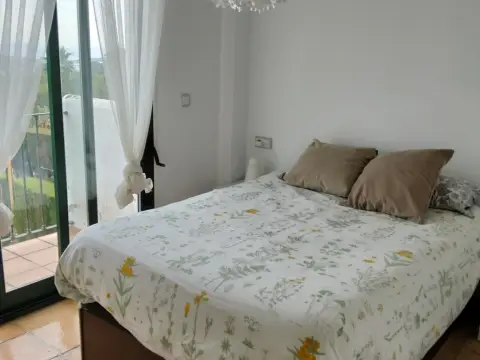 Habitación en Carrer Bernia, 21