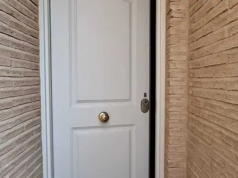 Casa adosada en calle de la Mora, 3