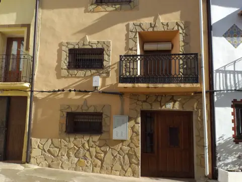 Terraced house in calle Frontón, 22