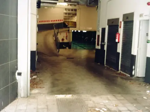 Garaje en calle de Guatemala, 12