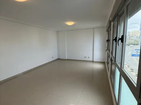 Piso en calle de Mario César, 17