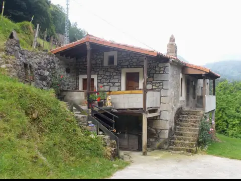 Rustic house in San Roque de Riomiera,  1