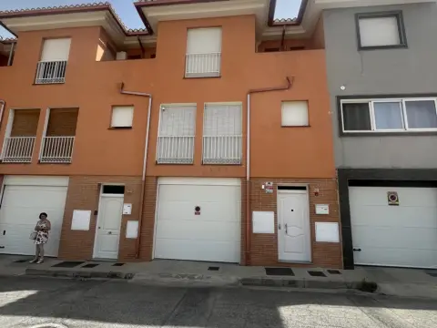 Casa adosada en calle Simón Bolívar, 29