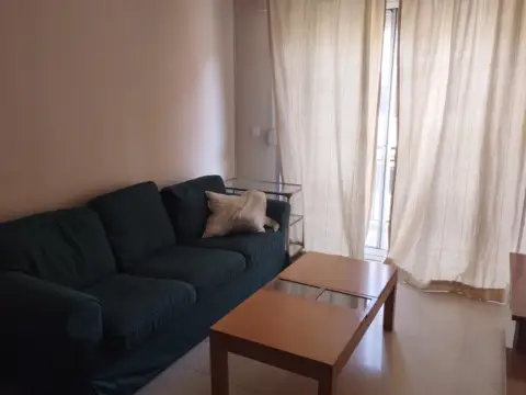 Piso en calle San Hermenegildo, 6