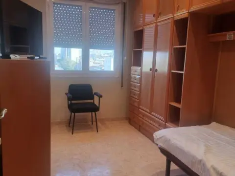 Habitación en Carrer de Josep Comas, 93