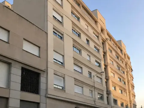 Piso en calle de Colombia, 3