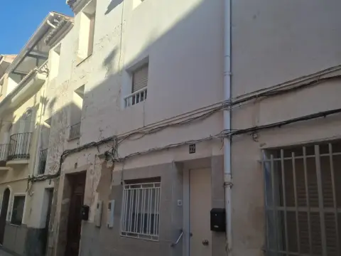 Casa adosada en calle de San Roque, 32