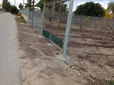 Terreno en calle de Josefina Manresa, 32