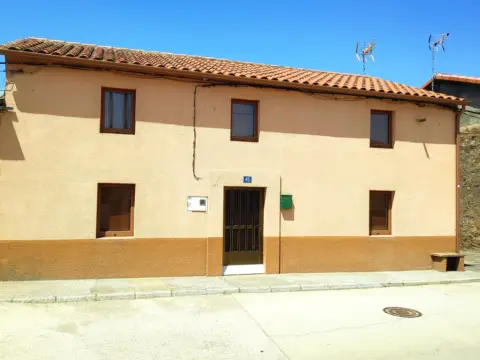 Casa rústica en calle Alfonso XIII, 45