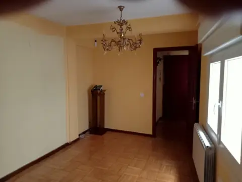 Piso en calle de Asturias, 14