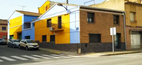 Casa adossada a calle Almacellas, 27