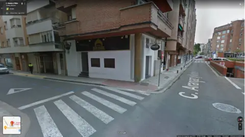 Local comercial en calle de Aranaz y Vides, 3