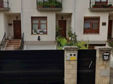 Chalet adosado en calle de Etxabe, 20