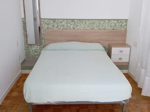 Habitación en calle del Arquitecto Guardiola, 14