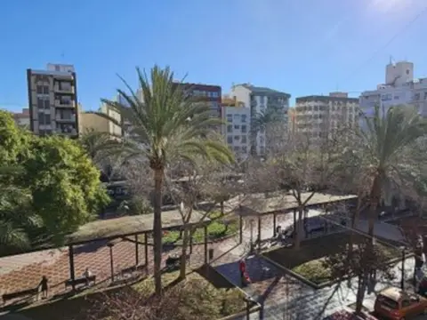 Habitación en calle del Arquitecto Guardiola, 18