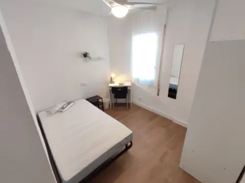 Habitación en Carrer de Sant Jordi, 2