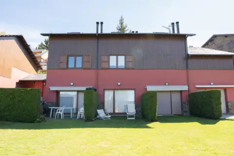 Casa adosada en Camí del Mas Amoretes, 11
