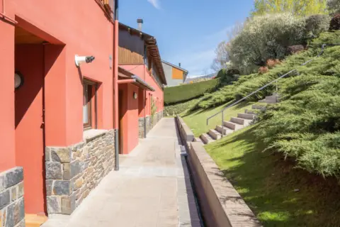 Casa adosada en Camí del Mas Amoretes, 11