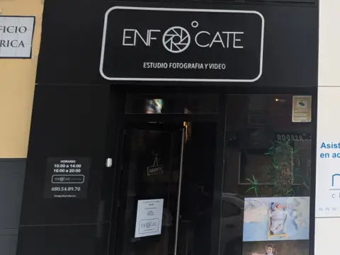 Local comercial en Avenida Quinto Centenario, 92
