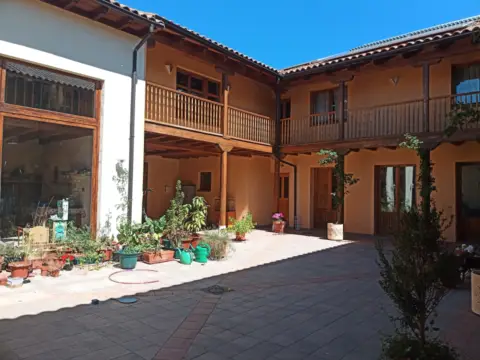 Casa adosada en calle de Arriba, 55