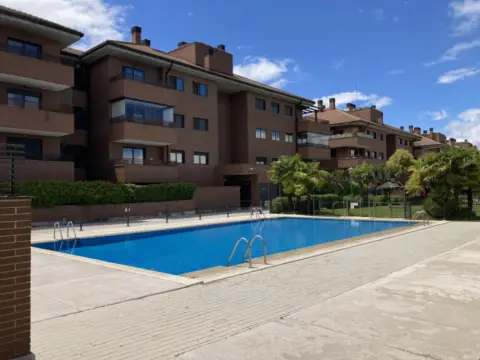 Piso en Avenida de la Dehesa, 4