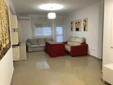 Piso en calle Marianista Cubillo, 3