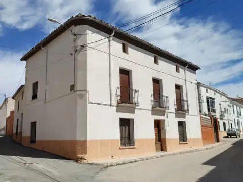 Casa rústica en calle Cardenal Gil de Albornoz,  9