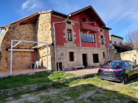 Casa adosada en Barrio del Campo de Ebro, 19