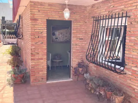 Chalet unifamiliar en calle del Islote de Alborán, 3