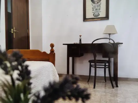 Habitación en Carrer de la Bretxa, 6