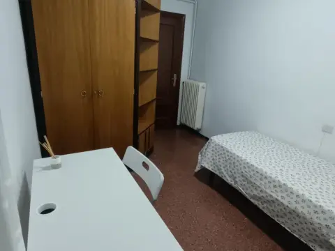 Habitación en Avinguda de Josep Tarradellas, 45