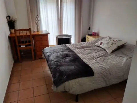 Habitación en calle Castillo de Constantina, 3