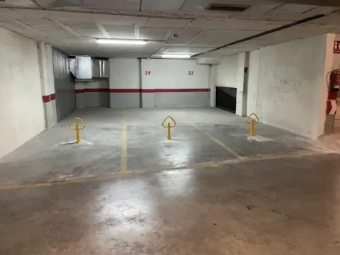 Garaje en Paseo de la Bomba, 13