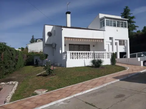 Casa unifamiliar en calle de la Tramontana, 25
