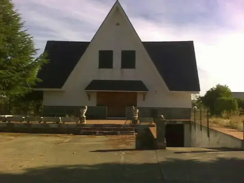 Chalet unifamiliar en calle de Cementerio Viejo, 11