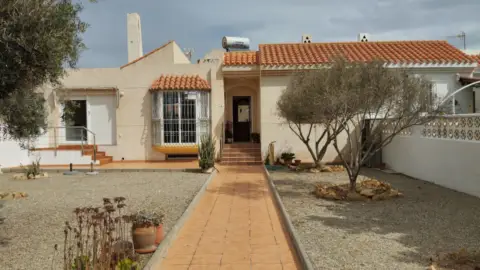Chalet adosado en calle de la Osa Mayor, 40