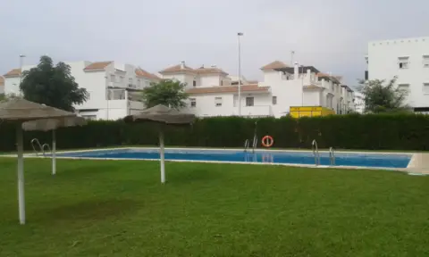 Chalet adosado en Avenida de la Libertad, 11