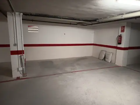 Garaje en calle del Bosque, 14