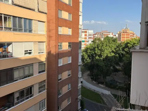 Piso en calle de Cervantes, 26