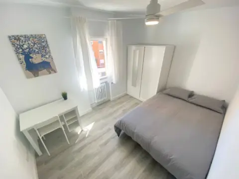 Habitación en calle de los Claveles, 12