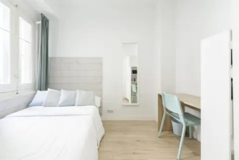 Habitación en calle de los Claveles, 12