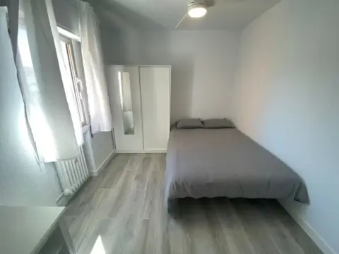 Habitación en calle de los Claveles, 12