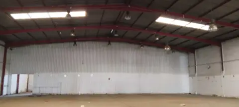 Nave industrial en calle de Matías Balsera, 16