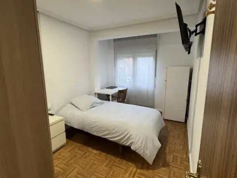 Habitación en calle Clara Campoamor, 7
